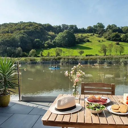 Waterfront - Apple Pie Luxury Escapes Calstock