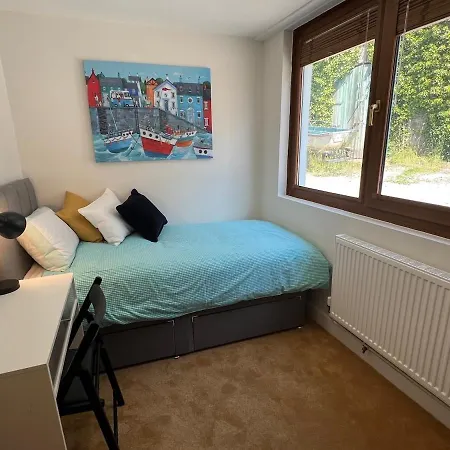 Holiday home Waterfront - Apple Pie Luxury Escapes Calstock